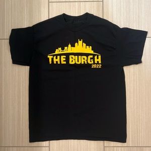 Black tshirt; women’s large